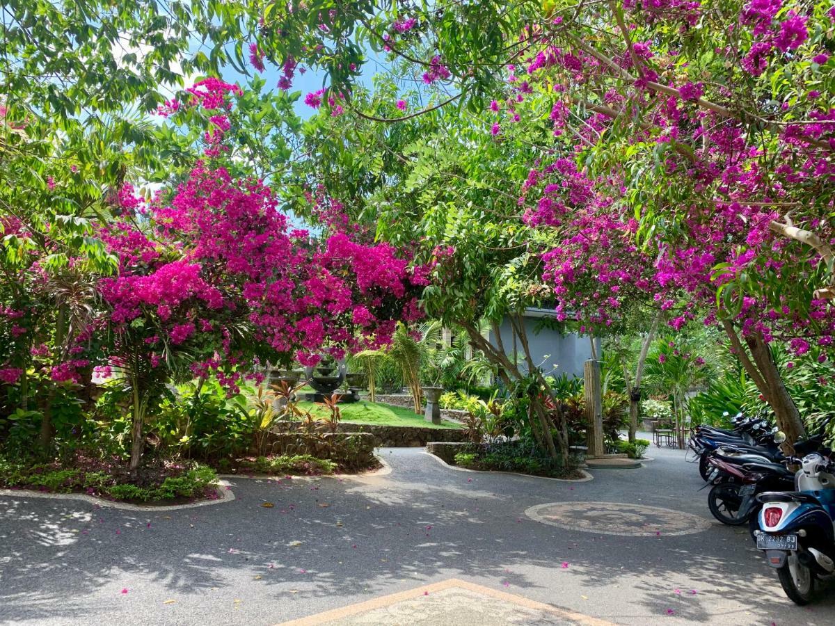 Tregge Surf Camp Uluwatu Hotel Ngoại thất bức ảnh