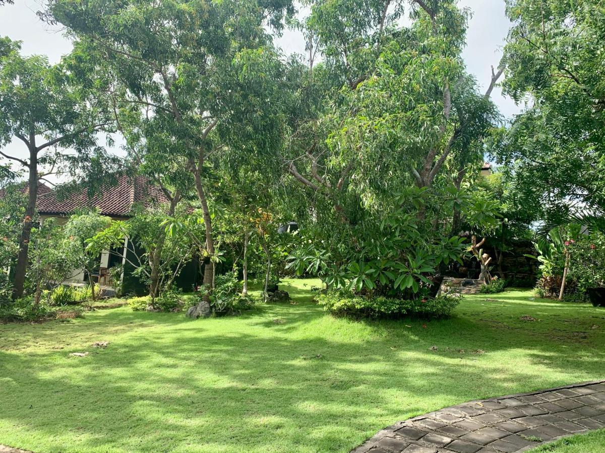 Tregge Surf Camp Uluwatu Hotel Ngoại thất bức ảnh